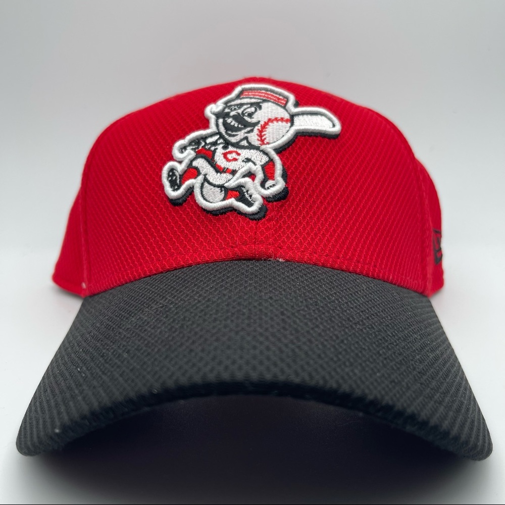 BNWOT Men’s MLB Cincinnati Reds Hat